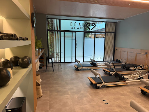 DADO PILATES STUDIO — Pilates en Otros